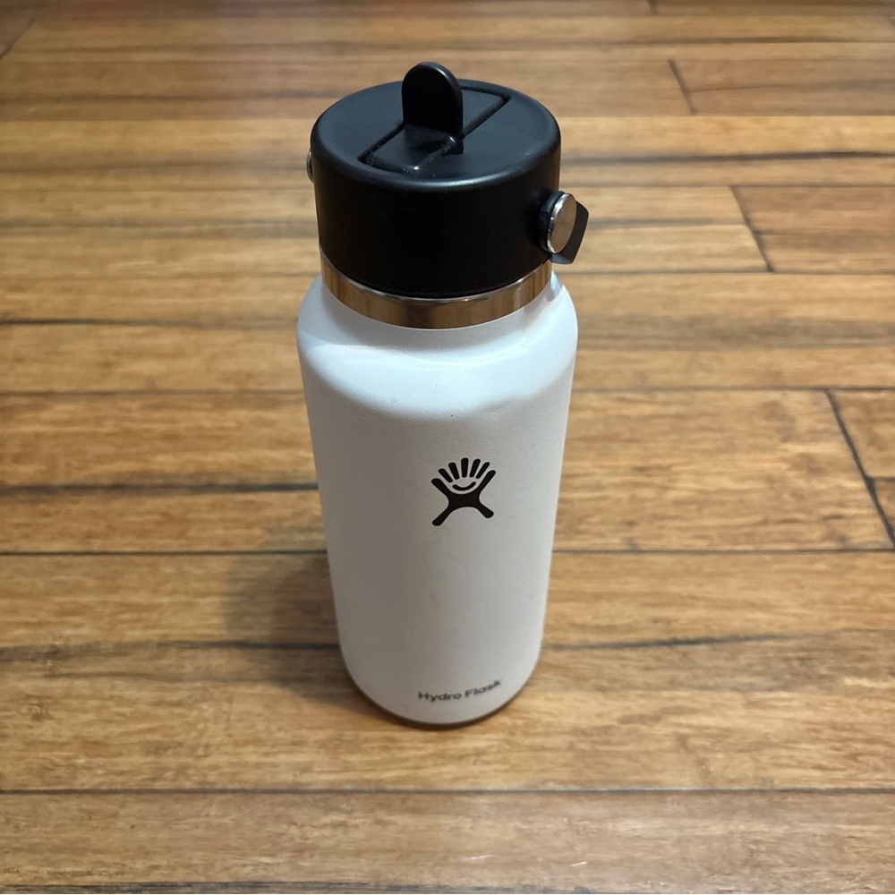 Hydro Flask 32 Oz White Wide Mouth Straw Cap
